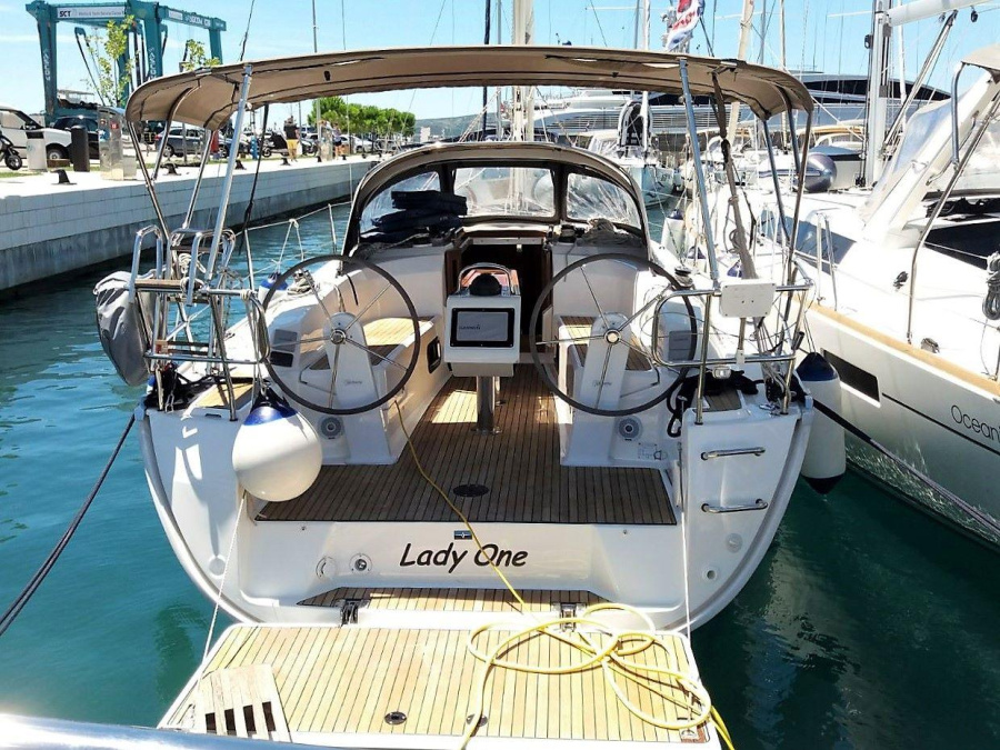 Photo #1 - Bavaria Cruiser 34 (Lady One) en ACI Marina - 33211