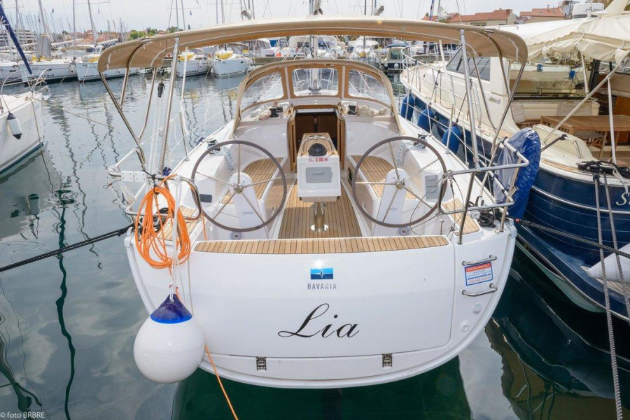 Photo #1 - Bavaria Cruiser 34 - 2 cab. (Lia) en Marina - 33224