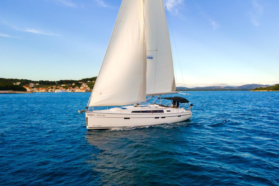 Photo #1 - Bavaria Cruiser 46 - 4 cab. (White Star) in Marina Mandalina - 33332