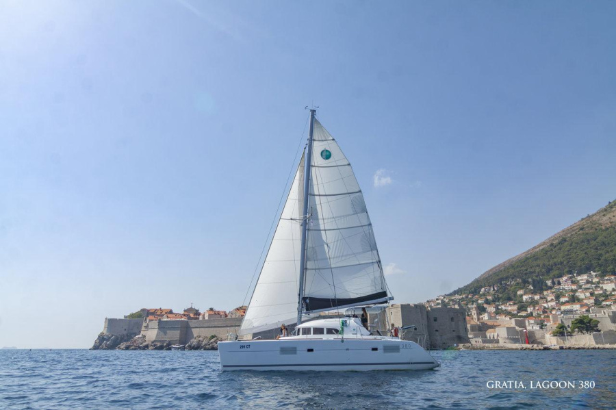 Photo #1 - Lagoon 380 - 4 cab. (Gratia) in Komolac, ACI Marina - 33347