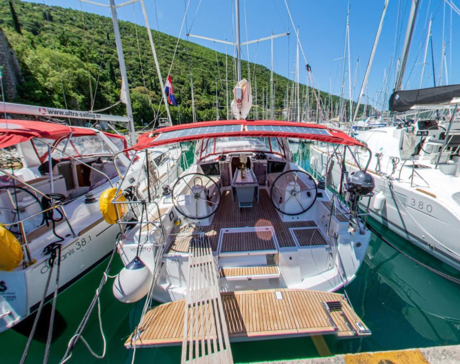 Photo #1 - Oceanis 41.1 (Pia) in Komolac, ACI Marina - 33392