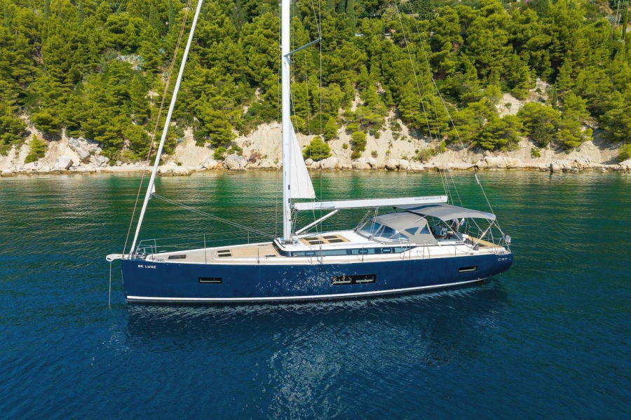 Photo #1 - Bavaria C57 - 3 + 1 cab. (BE Luxe) in ACI Marina - 33487