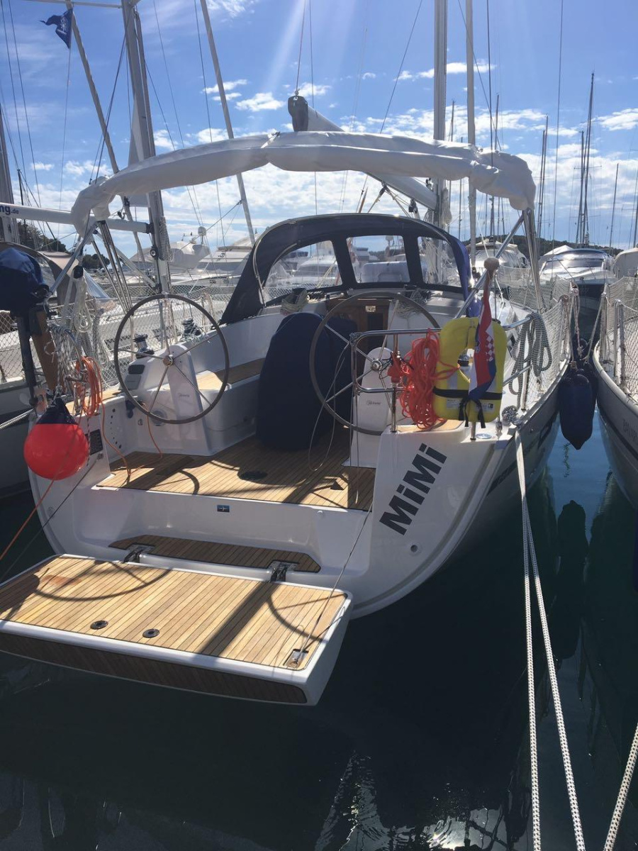 Photo #1 - Bavaria Cruiser 37 - 3 cab. (Mimi) en Marina - 33608