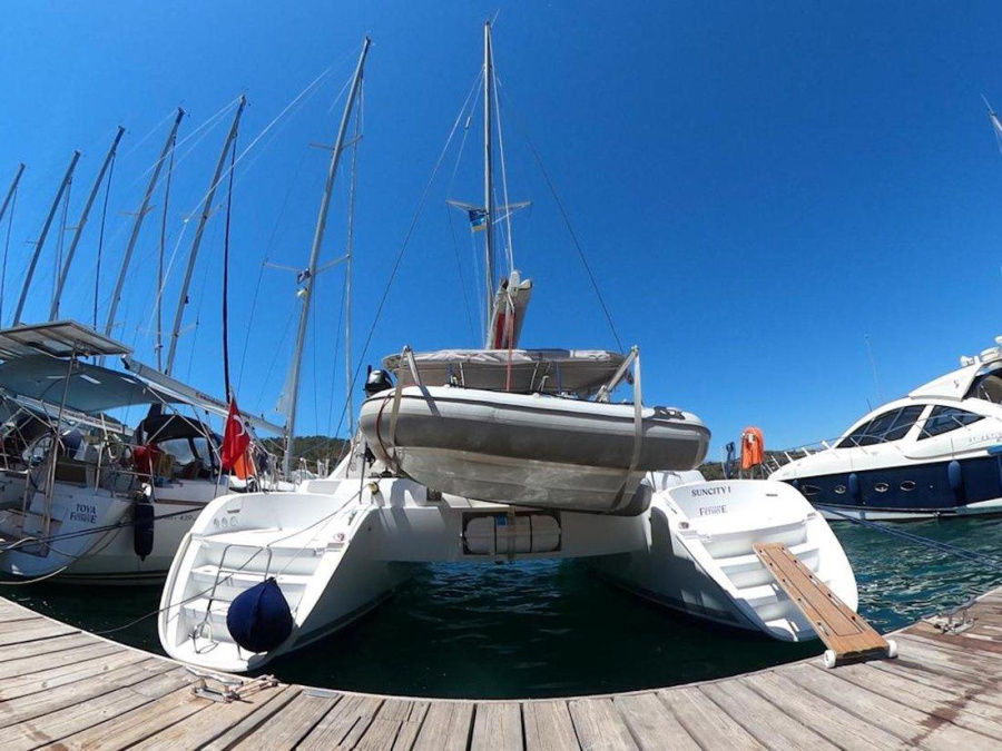 Photo #1 - Lagoon 380 - 4 + 2 cab. (Suncity 1) in Yacht Club Mai - 33711