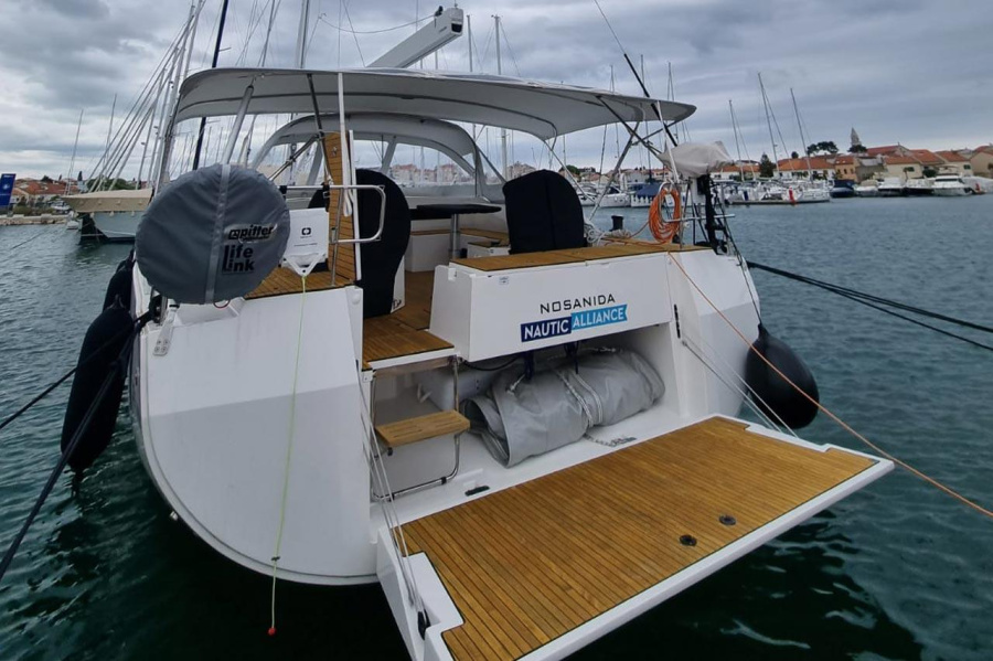 Photo #1 - Bavaria C50 Style - 4 + 1 cab. (Nosanida) in Marina Kornati - 33848