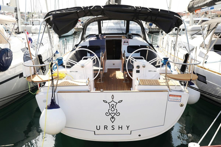 Photo #1 - Elan Impression 45.1 - 3 cab. (Urshy) in Marina Kornati - 34073