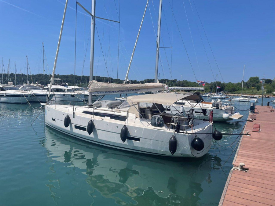 Photo #1 - Dufour 430 GL (Mojito Sunrise) in Marina Tehnomont Veruda - 34130