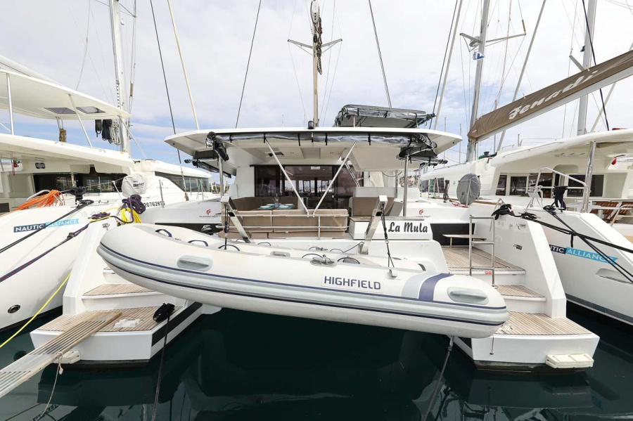 Photo #1 - Fountaine Pajot Astrea 42 - 4 + 2 cab. (La Mula) in Marina (ex.SCT) - 34164