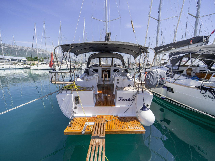 Photo #1 - Elan Impression 40.1 (Tonka) in Marina - 34168