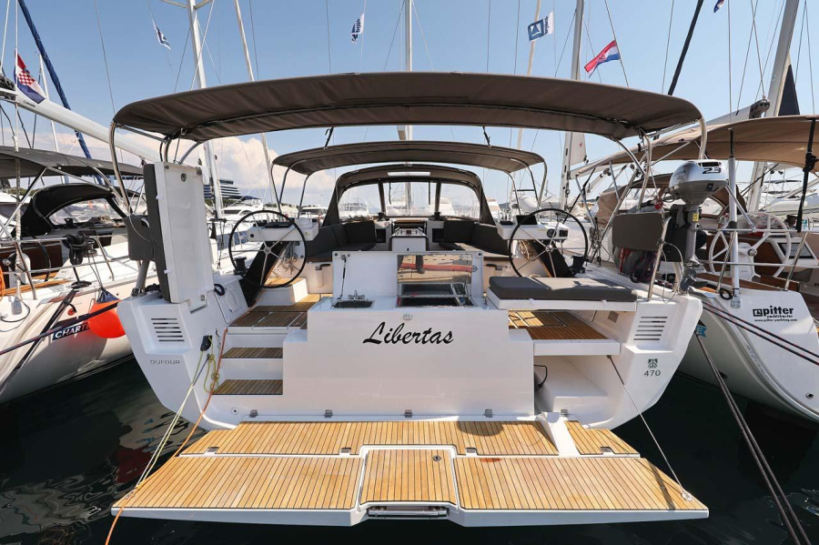 Photo #1 - Dufour 470 - 4 cab. (Libertas) in Marina Hramina - 34174