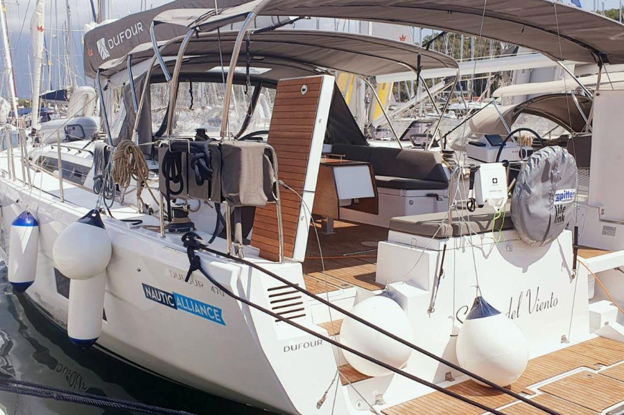 Photo #1 - Dufour 470 - 4 cab. (Sombra del Viento) en Marina (ex.SCT) - 34177