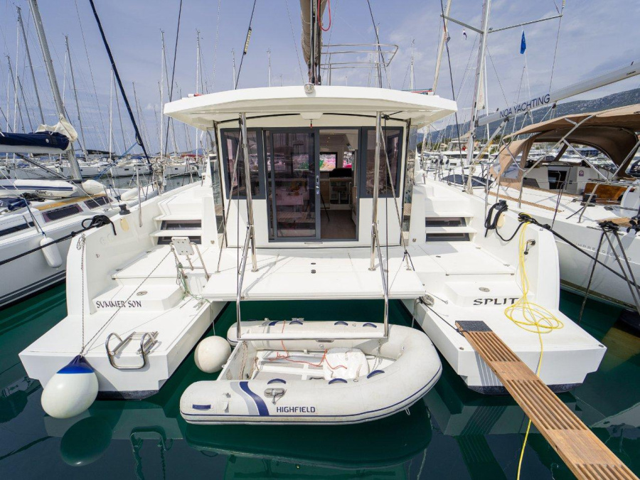 Photo #1 - Bali 4.0 - 4 cab. (Summer Son) in Marina - 34180