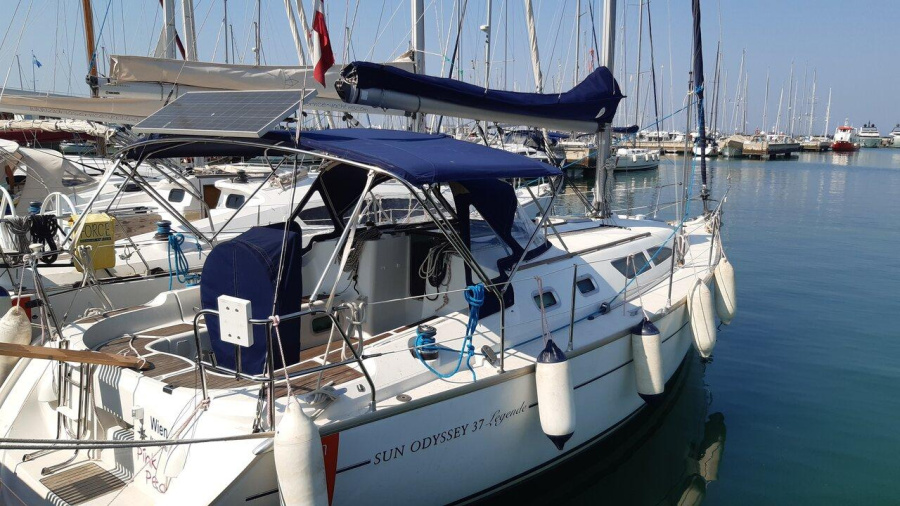 Photo #1 - Sun Odyssey 37 (Pink Pearl) en  - 34209