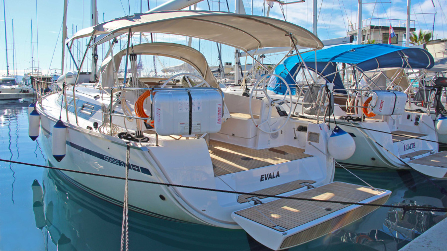 Photo #1 - Bavaria Cruiser 37 - 3 cab. (Evala) en ACI Marina - 34228