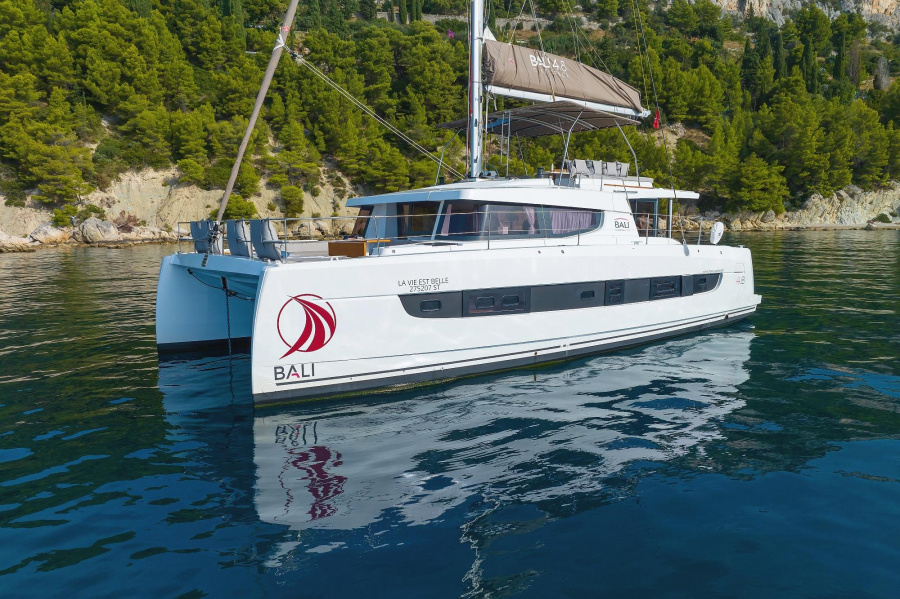 Photo #1 - Bali 4.8 - 5 + 2 cab (La Vie Est Belle) in Yachtclub Seget (Marina Baotić) - 34267