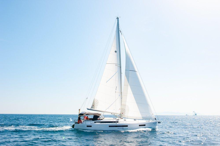 Photo #1 - Sun Odyssey 490 - 4 + 1 cab. (Porto Fino) en Port Sami, Kefalonia - 34326