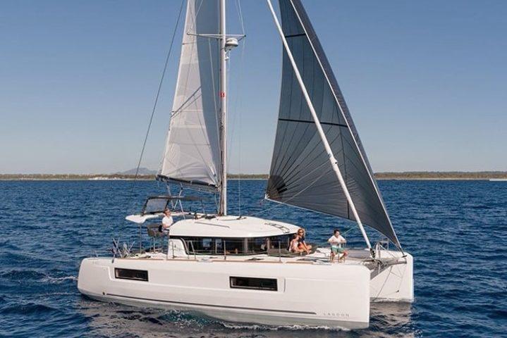 Photo #1 - Lagoon 40 - 4 + 2 cab (Bahia Real) in Marina Kremik - 34346