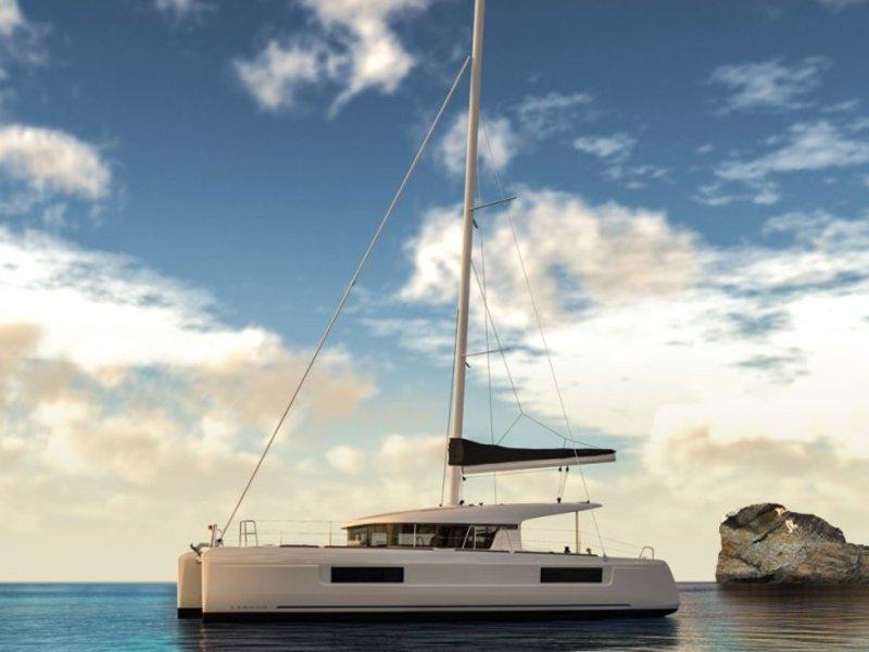 Photo #1 - Lagoon 40 - 4 cab. (LUMIERE) in Whitsundays, , Coral Sea Marina - 34349