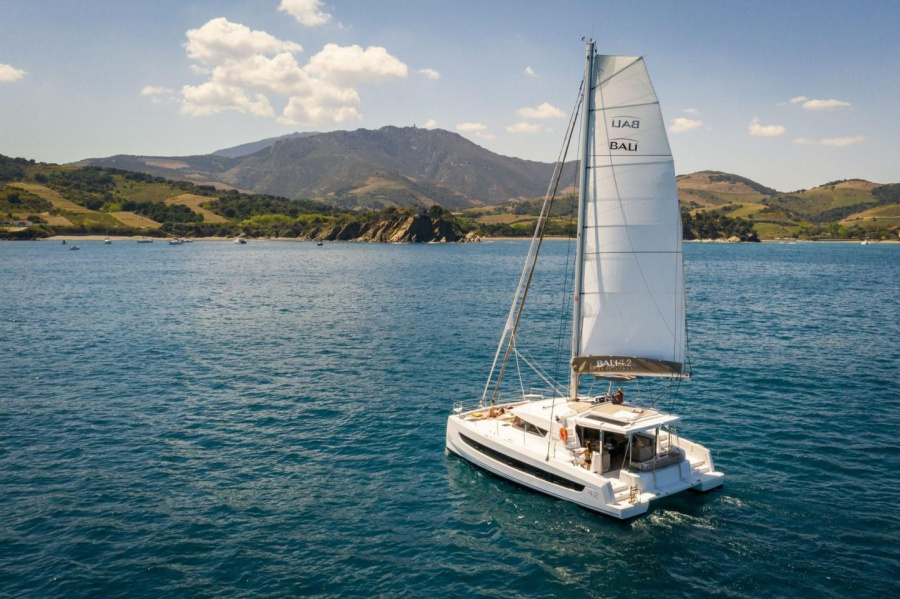 Photo #1 - Bali 4.2 OW (QUEEN LIZZY) in Whitsundays, , Coral Sea Marina - 34354