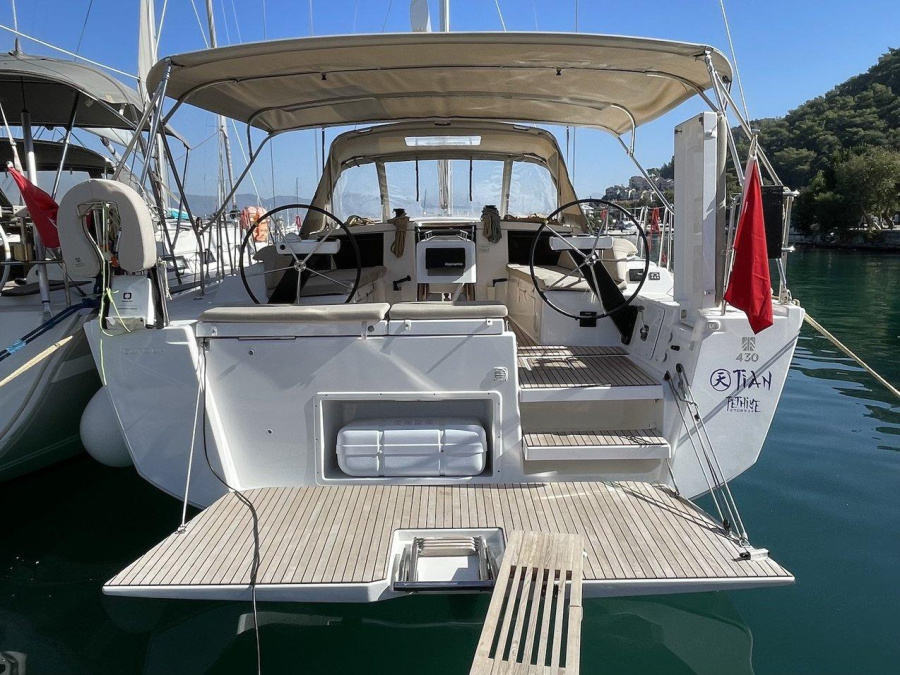 Photo #1 - Dufour 430 (Tian) in Ella Yacht Club - 34391