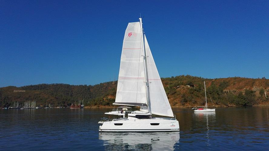 Photo #1 - Fountaine Pajot Elba 45 - 4 cab. (Lalom) en Yacht Classic Hotel Marina - 34442
