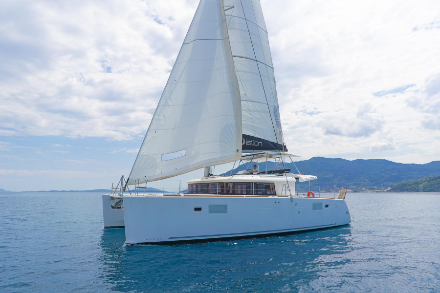 Photo #1 - Lagoon 450 F - 4 + 2 cab. (Kon-Tiki) in Main Port - 34498