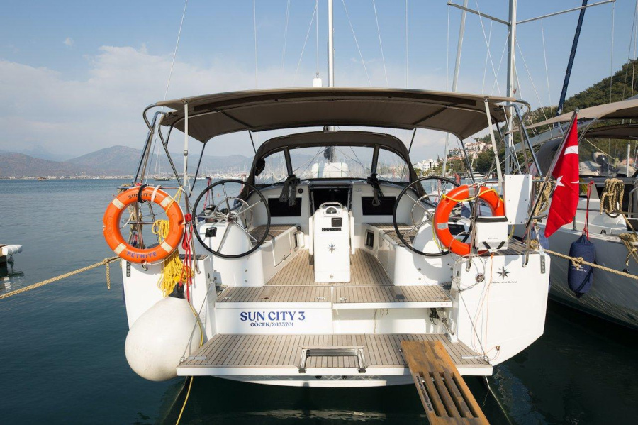 Photo #1 - Sun Odyssey 410 - 3 cab. (Suncity 3) in Yacht Club Mai - 34521