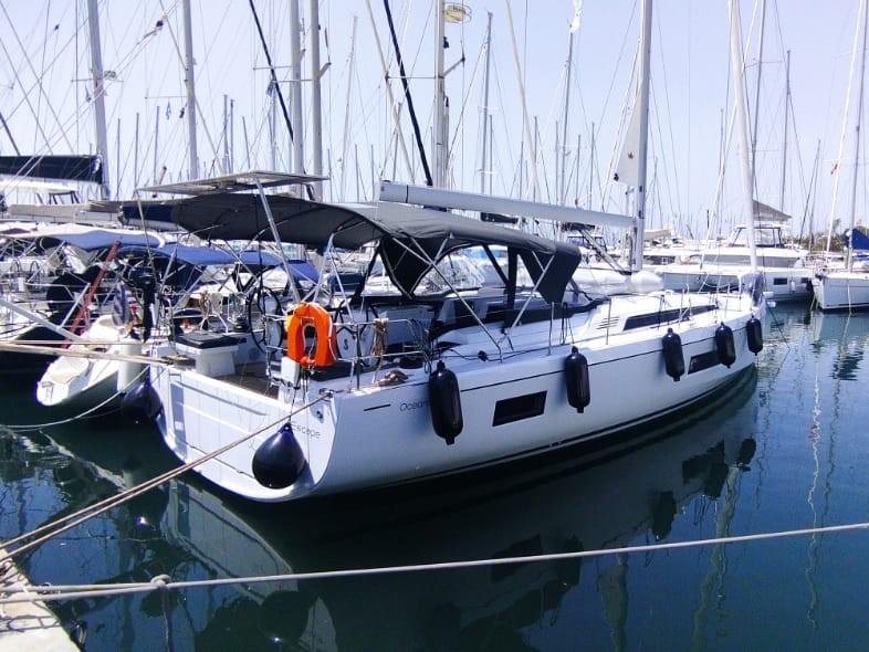 Photo #1 - Oceanis 51.1 - 5 + 1 cab. (Escape) en Athens, Alimos marina - 34547