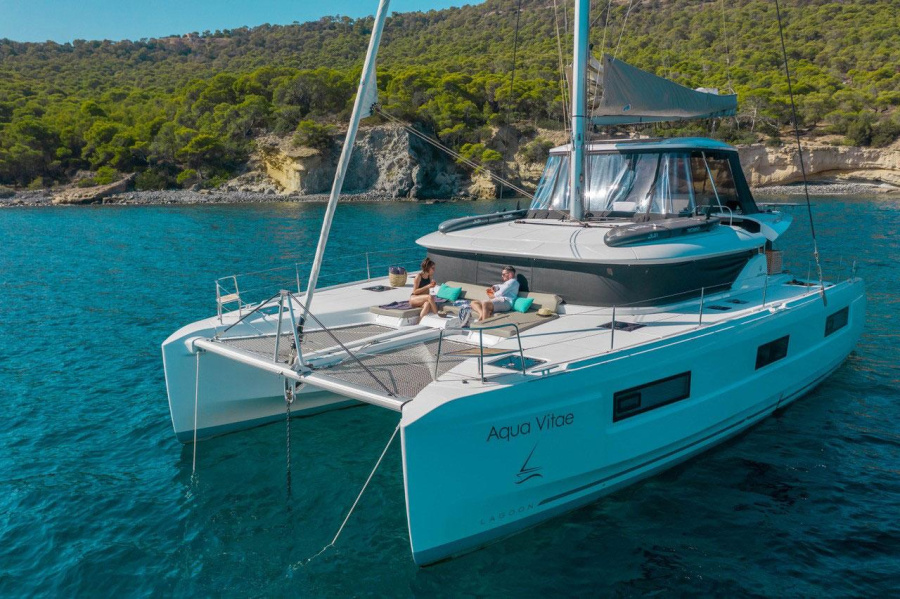 Photo #1 - Lagoon 46 - 4 + 2 cab. (Aqua Vitae) in Athens, Alimos marina - 34553