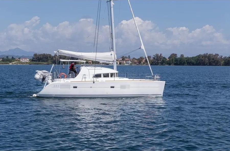 Photo #1 - Lagoon 380 S2 - 4 + 2 cab. (Why Knot) en Lefkas, D-Marin - 34670