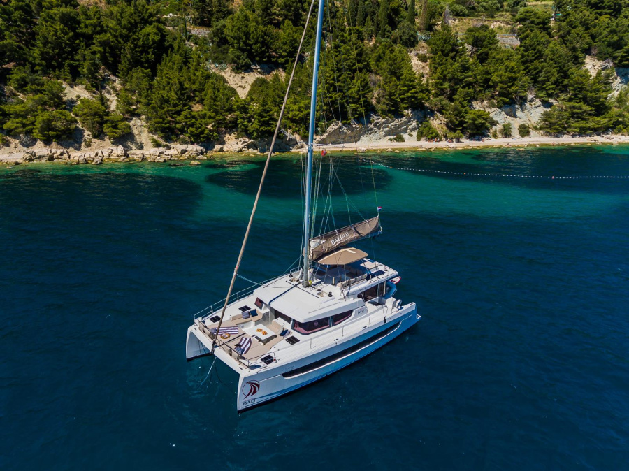Photo #1 - Bali 4.8 - 6 + 1 cab. (Aldebaran) in Marina - 34725