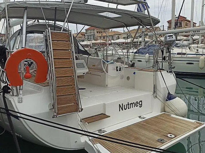 Photo #1 - Bavaria C45 - 4 cab. (Nutmeg) in Lefkas main port - 34736