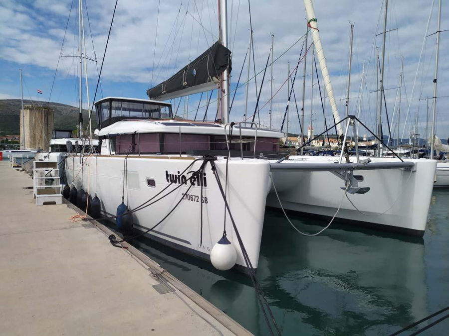 Photo #1 - Lagoon 450 S - 4 + 2 cab. (Twin elli) in ACI Marina - 34756