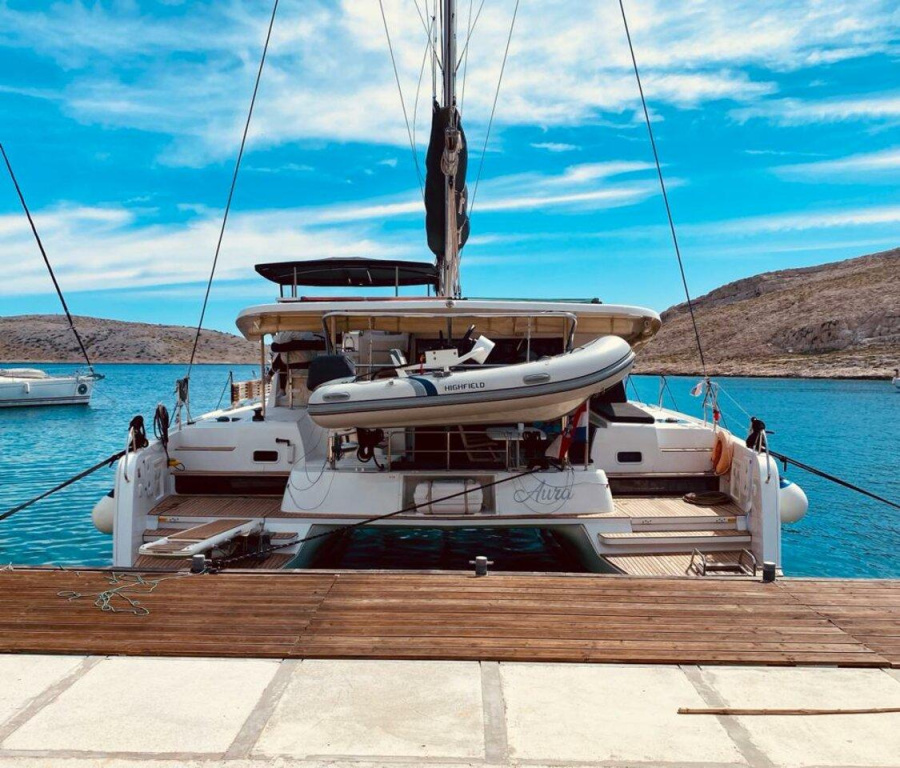 Photo #1 - Lagoon 42 - 3 + 1 cab. (Aura) in Marina Zenta - 34777