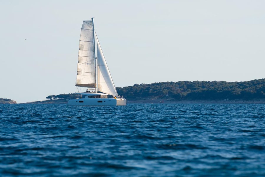 Photo #1 - Lagoon 42 - 3 + 2 cab. (Serenity) en Marina Mandalina - 34792