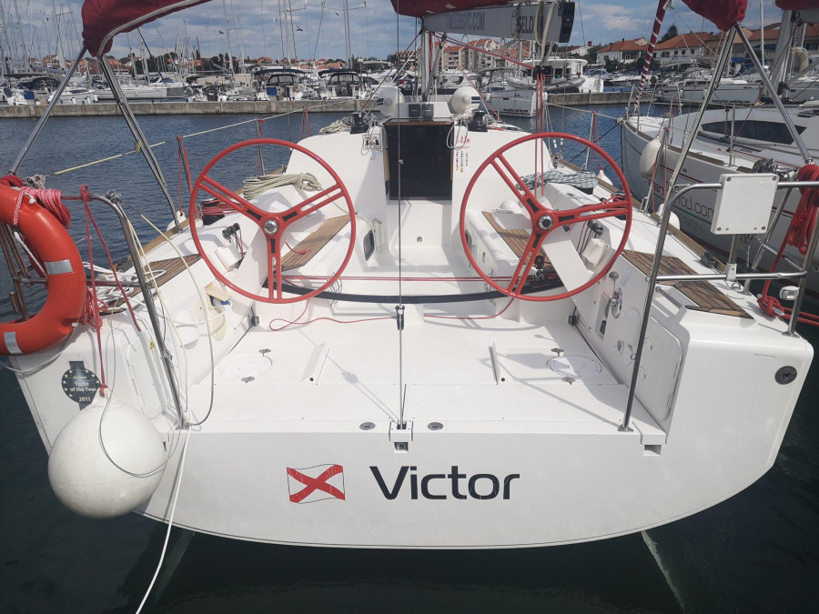 Photo #1 - Elan 350 Performance - 3 cab. (Victor) en Marina Kornati - 35417