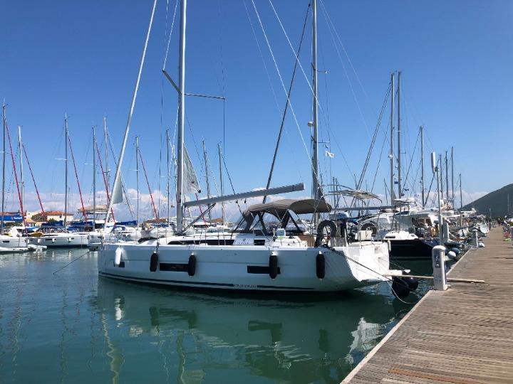 Photo #1 - Dufour 470 - 4 + 1 cab. (Emphasis) en Lefkas, D-Marin - 35535