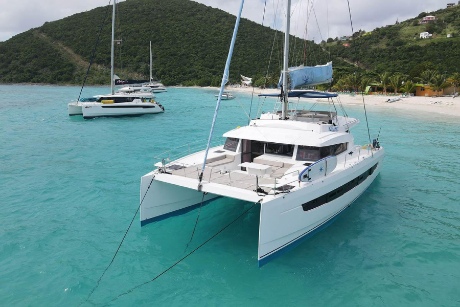 Photo #1 - Bali 5.4 - 6 + 2 cab. (Ne Plus Ultra) in Resort & Marina - 35576