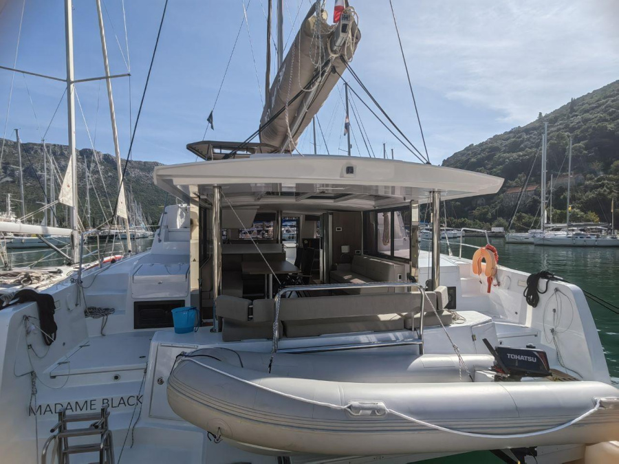 Photo #1 - Bali 4.4 - 4 + 1 cab. (MADAME BLACK) in Komolac, ACI Marina - 35624