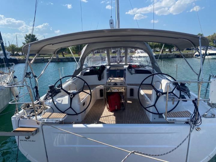 Photo #1 - Oceanis 40.1 (La Mer) in Alimos marina - 35658