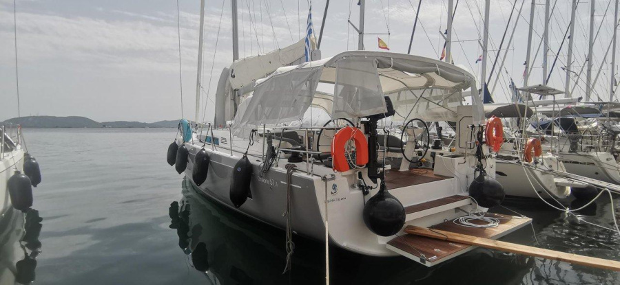 Photo #1 - Oceanis 51.1 (Living in sea) in Gouvia Marina - 35752