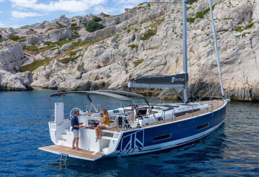 Photo #1 - Dufour 530 - 3 + 1 cab. (Dimpa) in Alimos marina - 35762