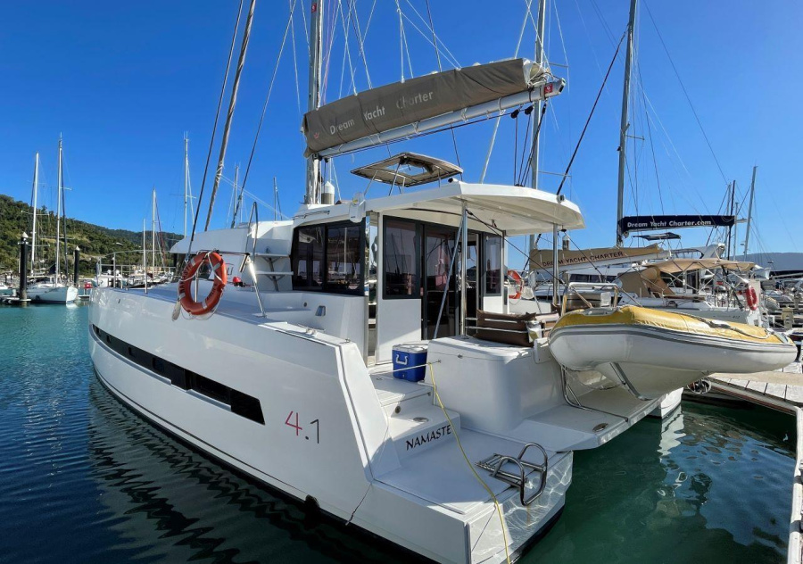 Photo #1 - Bali 4.1 - 4 cab. (NAMASTE_DB) in Whitsundays, , Coral Sea Marina - 35788