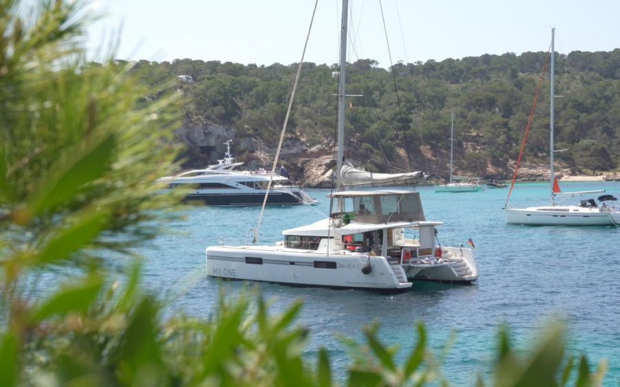 Photo #1 - Lagoon 52 F - 5 cab. (My One) in de Mallorca, La Lonja - 35883