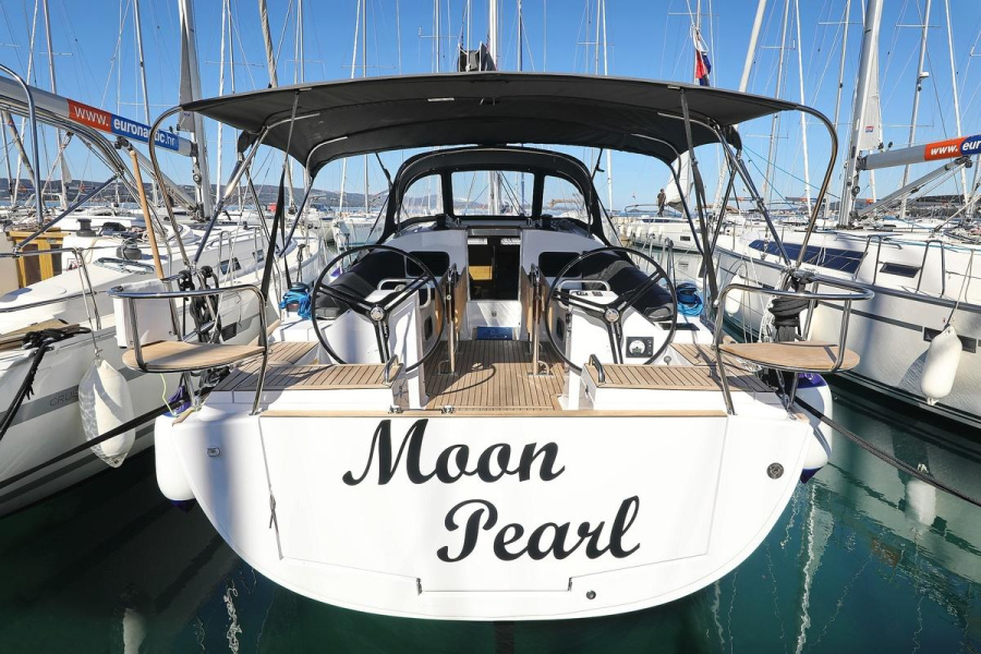 Photo #1 - Elan Impression 45.1 (Moon Pearl) in Marina Kornati - 36277