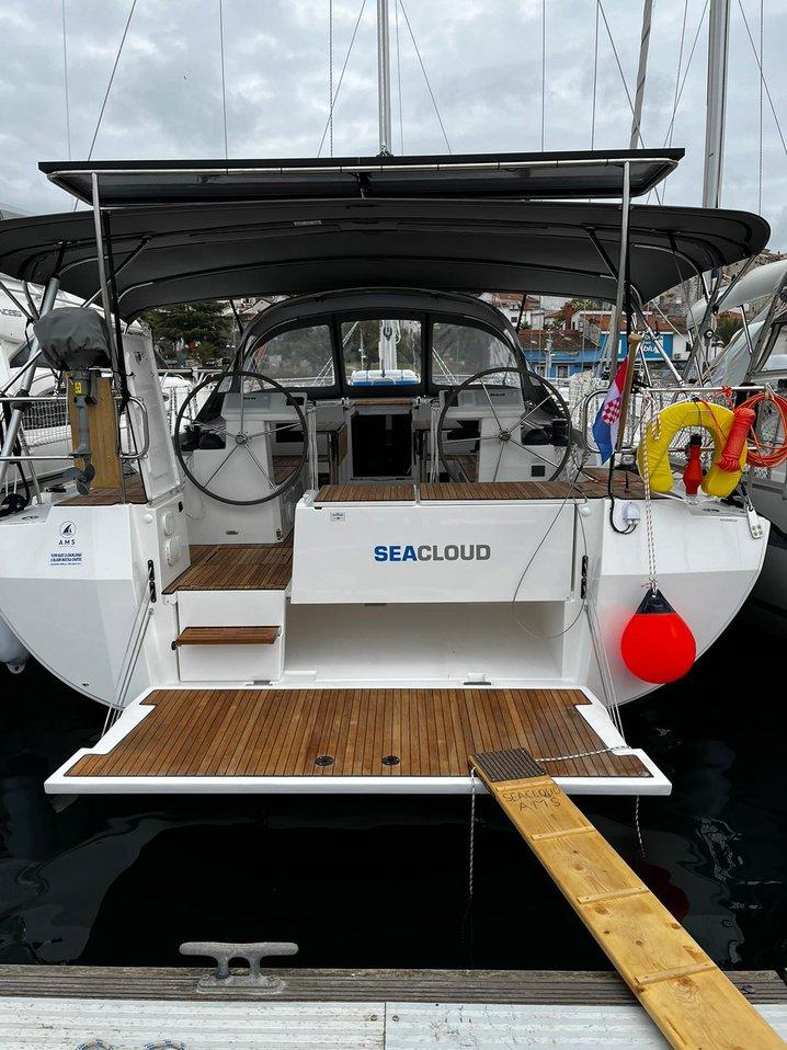 Photo #1 - Bavaria C45 Style (Seacloud) en Marina - 36312
