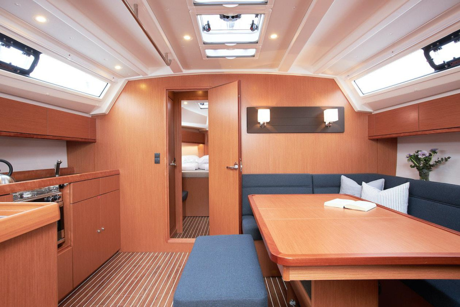 Photo #1 - Bavaria Cruiser 46 - 4 cab. (Florida) in Marina - 36334