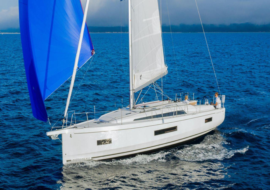 Photo #1 - Oceanis 40.1 - 3 cab. (ALHUCHAR 5) in Grenada, Port Louis Marina - 36358