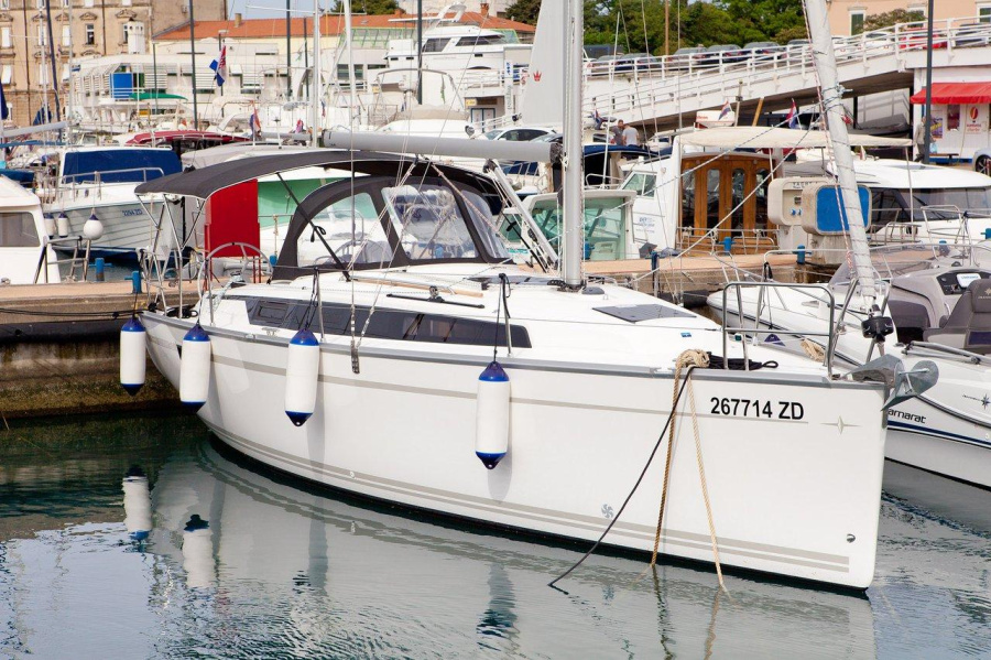 Photo #1 - Bavaria Cruiser 34 Style - 3 cab. (Roko) in Marina Zadar (ex. Tankerkomerc) - 36359