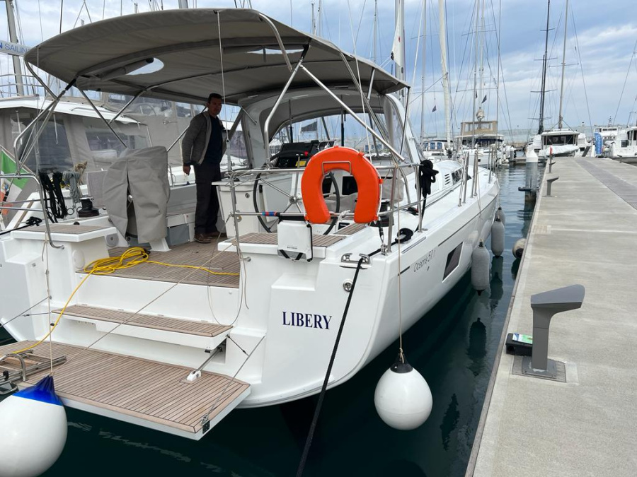 Photo #1 - Oceanis 51.1 - 5 + 1 cab. (PRESTIGE) in Capo D'orlando Marina - 36396